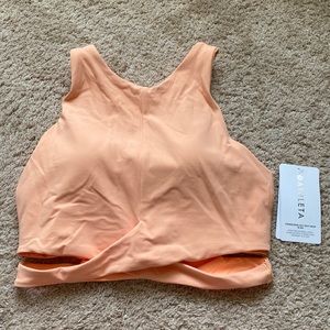 Athleta Conscious Crop cutout D-DD size M